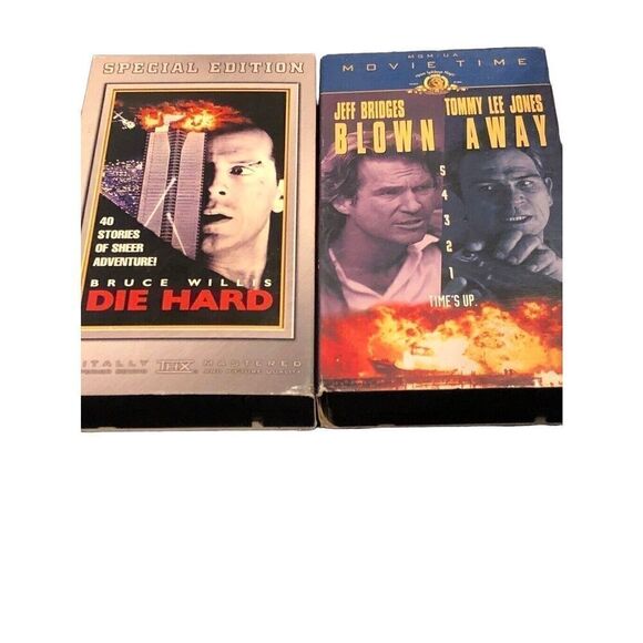 Vintage Action movies VHS - Lot of 2 - Picture 1 of 7
